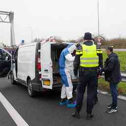 Die Polizei vermutet drei weitere Personen die an der Entfuehrung