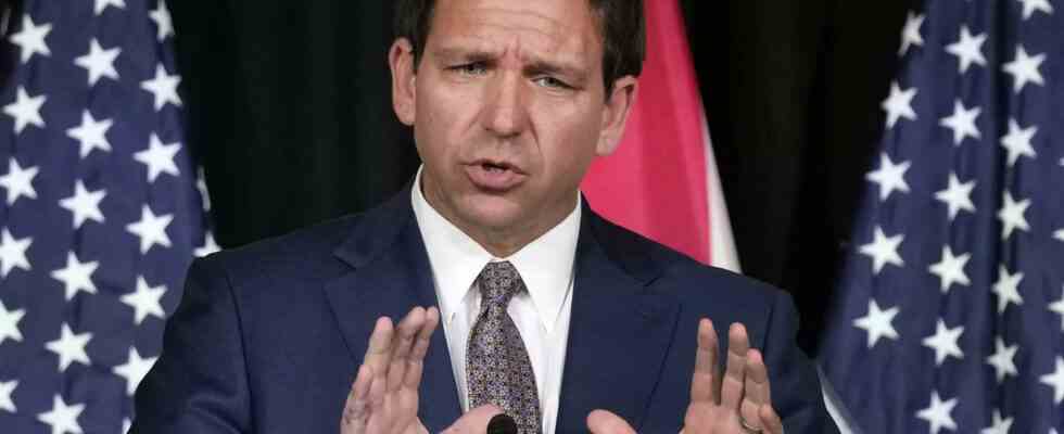 Disney Der Gouverneur von Florida DeSantis uebernimmt den Disney Distrikt und