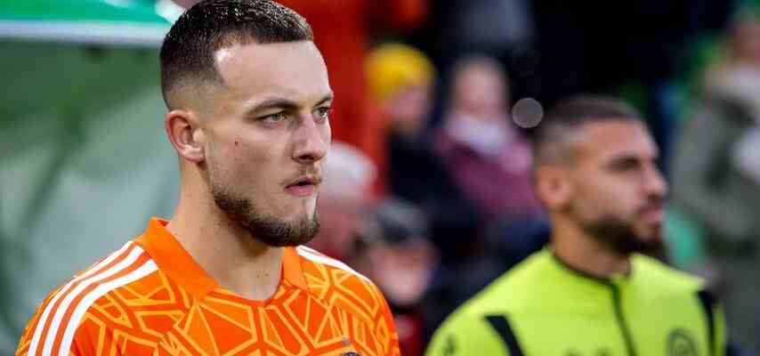 Feyenoord Keeper Bijlow faellt wegen Handgelenksbruch lange aus Fussball