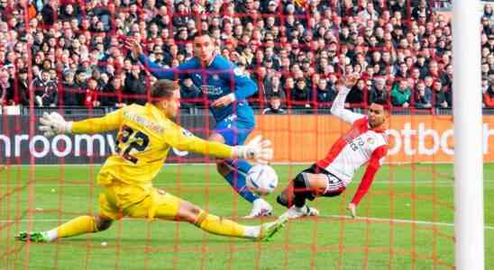 Feyenoord kaempft sich bis tief in die Nachspielzeit zu einem