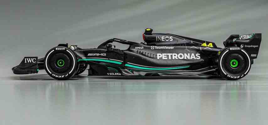 Mercedes tritt in der neuen F1 Saison in einem schwarzen Auto