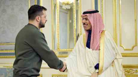 Saudi Arabien sagt der Ukraine 400 Millionen Dollar an Hilfe zu