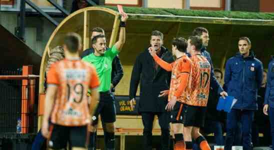 Spieler Oristanio vom FC Volendam wurde fuer fuenf Spiele gesperrt