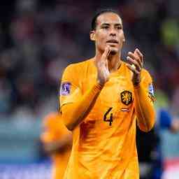 Van Dijk und Miedema bei der FIFA fuer World Team