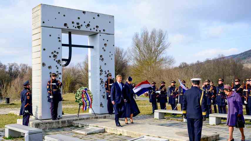 1678381313 298 Kraenze und Kunsthandwerk Willem Alexanders erster Staatsbesuch in der Slowakei