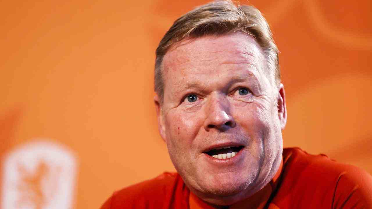 Beeld uit video: Koeman over Wieffer: 'Kan een betere Marten de Roon worden'