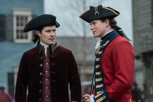 David Berry als Lord John Gray und Charles Vandervaart als William Ransom in Outlander Staffel 7 