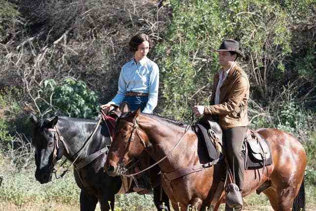 Katherine Waterston und Matthew Rhys