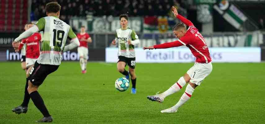 AZ schlaegt den FC Groningen durch ein wunderschoenes Tor von