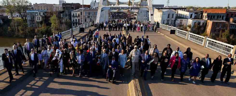 Biden In Selma sagt Joe Biden die USA muessten sich