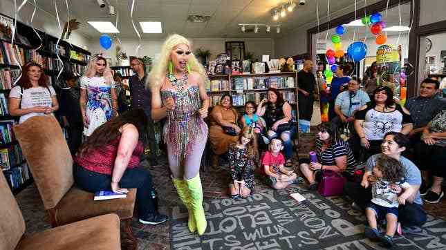 Der texanische Gesetzgeber wendet das Abtreibungs Kopfgeldjaeger Programm gegen Drag Queens an