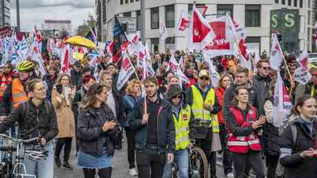 Deutschland bereitet sich auf den groessten Streik seit Jahrzehnten vor