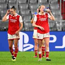 Einwechsel Pelova mit Arsenal beim FC Bayern im Viertelfinale der