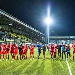 FC Twente Trainer Jans „Auf Fortunas Feld kann man Kartoffeln anbauen