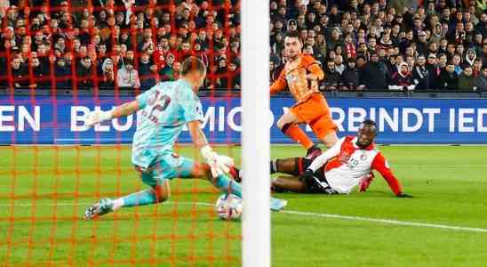 Feyenoord schlaegt den FC Volendam und startet Classic mit drei