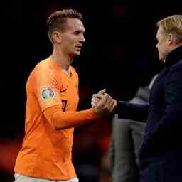 Koeman ueberrascht von Luuk de Jong der bei Orange anhaelt