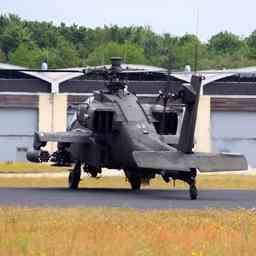 Mann aus Apeldoorn verhaftet weil er auf einen Apache Kampfhubschrauber geschossen