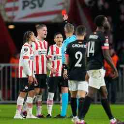 Mauro Junior wegen Tirade gegen den Schiedsrichter bei PSV Sevilla fuer