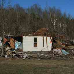 Mindestens 14 Tote und grosse Schaeden durch Tornado im US Bundesstaat