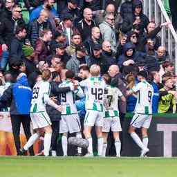 Polizei nimmt minderjaehrigen Fan des FC Groningen fest der Jetro