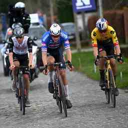 Van Aert schlaegt Van der Poel und Pogacar in einem