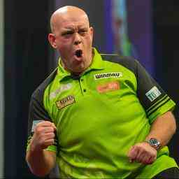 Van Gerwen kaempft am Premier League Abend in Exeter Darts