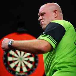 Van Gerwen legt Clayton beiseite und startet ueberzeugend in die