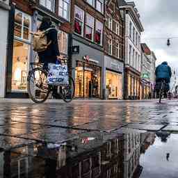 Wettervorhersage Bewoelkt und regnerisch mit Gewittergefahr Innere