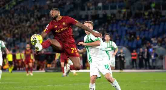 Wijnaldum schiesst schoen das erste Tor fuer Roma im Falle