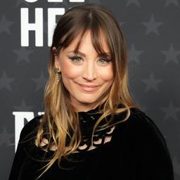 1680386980 Die Big Bang Theory Schauspielerin Kaley Cuoco brachte ein kleines Maedchen