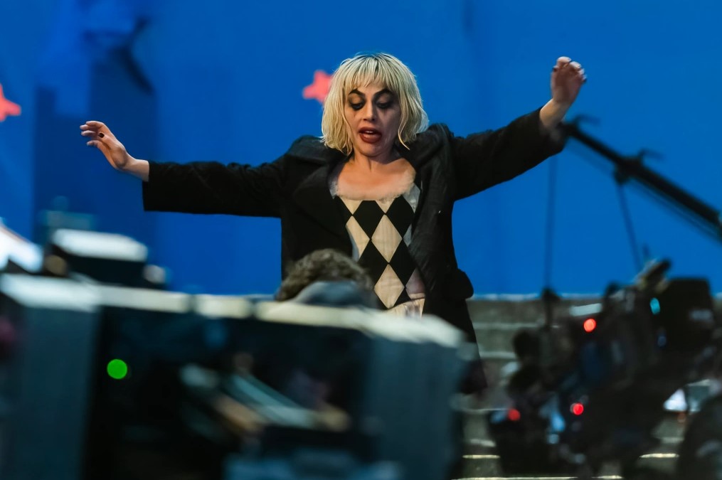 1680543329 828 Joker 2 Produktionsfotos zeigen Lady Gaga Joaquin