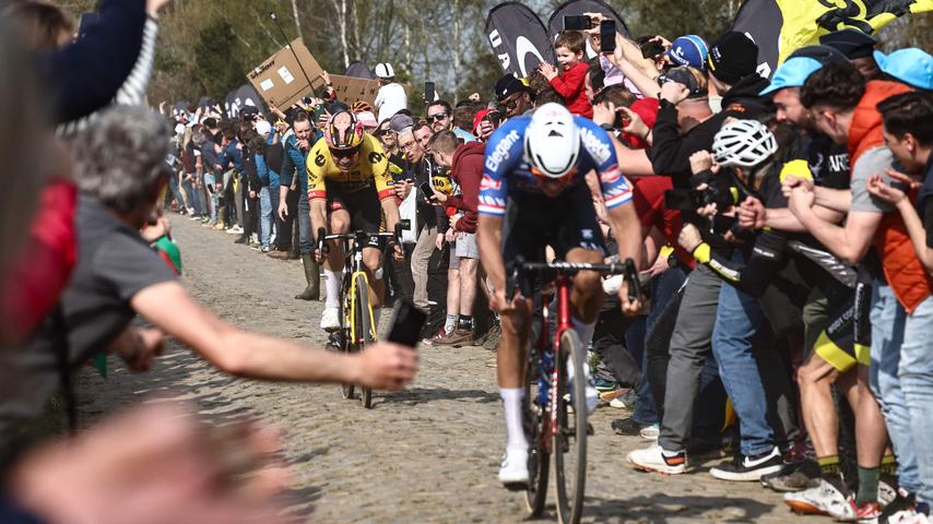 1681096858 603 So gewann Van der Poel in Roubaix „Von Anfang bis