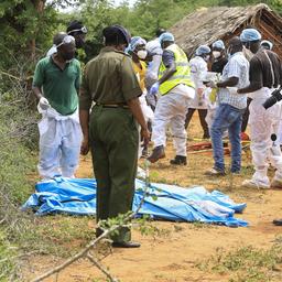 1682357990 Die Zahl der Todesopfer unter hungernden Sektenmitgliedern in Kenia steigt