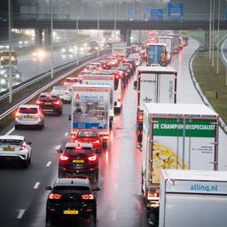 Abendliche Hauptverkehrszeit trotz Beginn der Maiferien nicht staerker als am