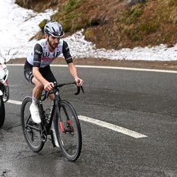 Adam Yates Soli zum Sieg und Leadertrikot bei der Tour