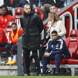 Ajax Trainer Heitinga haelt PSV Sieg fuer gerechtfertigt „Sie sind effektiv wir