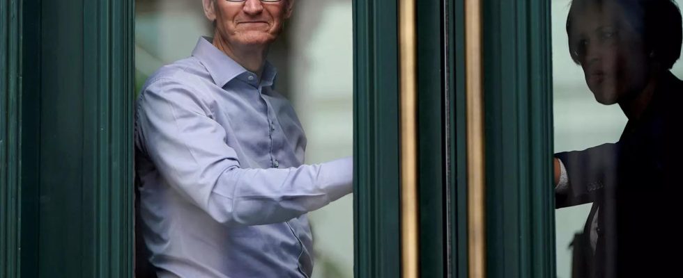 Apple Apple eroeffnet ersten Store in Delhi CEO Tim Cook