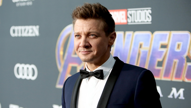 Aus der Intensivstation geworfen haelt Jeremy Renner bei Jimmy Kimmel