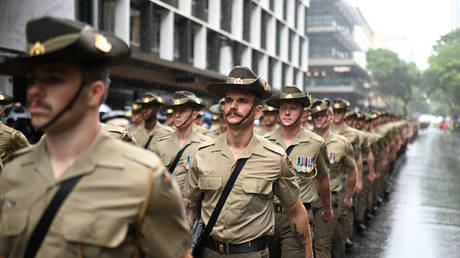 Australisches Militaer nicht „zweckdienlich – Ueberpruefung durch die Regierung —