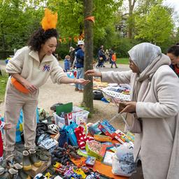 Bargeld ist Koenig auf dem freien Markt aber auch QR Codes