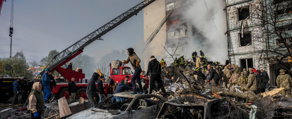 Bei russischen Angriffen in der Ukraine sind 26 Menschen getoetet