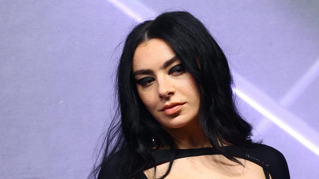 Charli XCX uebernimmt Hauptrolle in neuem Faces Of Death Film