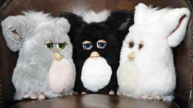 Der KI gesteuerte Furby verschuettet Plaene fuer die Weltherrschaft