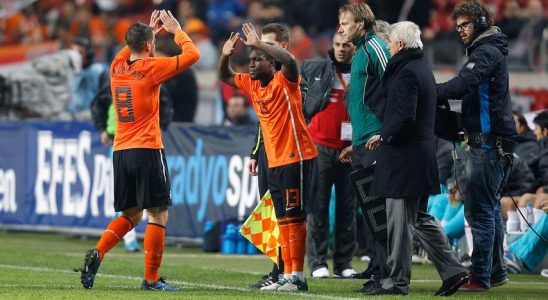 Der vereinslose Royston Drenthe 35 spielt wieder die Kosakenjungen fuer