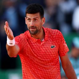 Djokovic eroeffnet die Sandplatzsaison mit einem Sieg bei der Rueckkehr