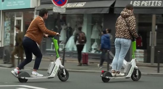 Einwohner von Paris stimmen fuer Verbot von elektrischen Mietrollern