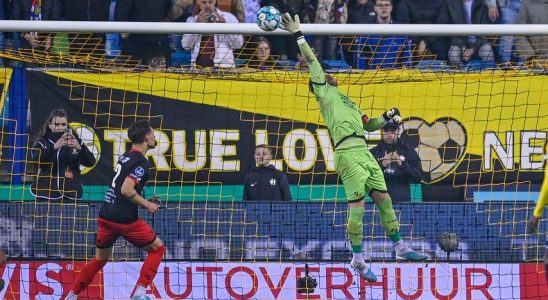 FC Emmen dankt Hattrick Helden Romeny und sieht Konkurrenten Punkte verlieren