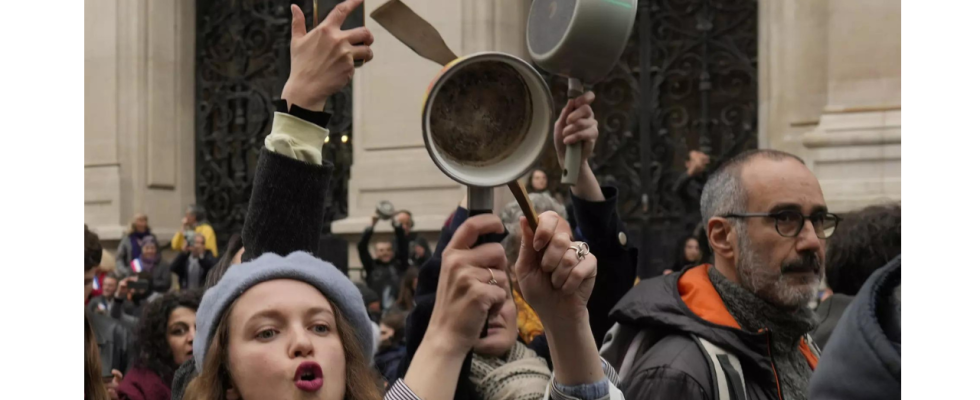 Frankreich schlaegt bei neuem Anti Renten Protest auf Toepfe und Pfannen ein