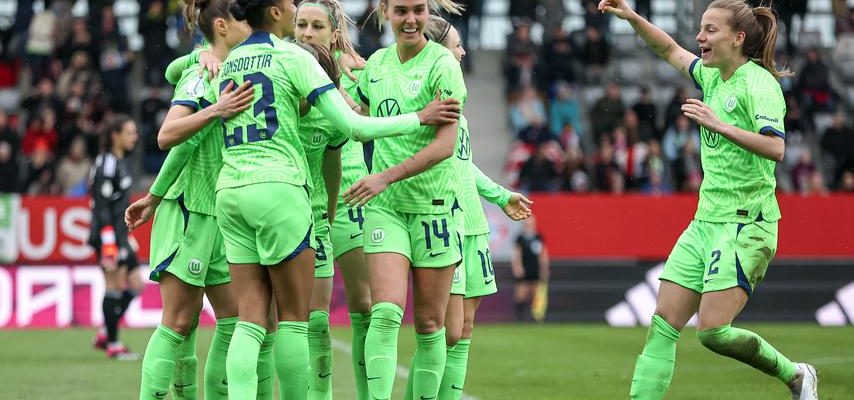 Janssen verhilft Frauen Wolfsburg zum Pokalfinale PSV auf Kosten von