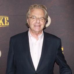 Jerry Springer hat sich bewusst dafuer entschieden seine Krankheit privat